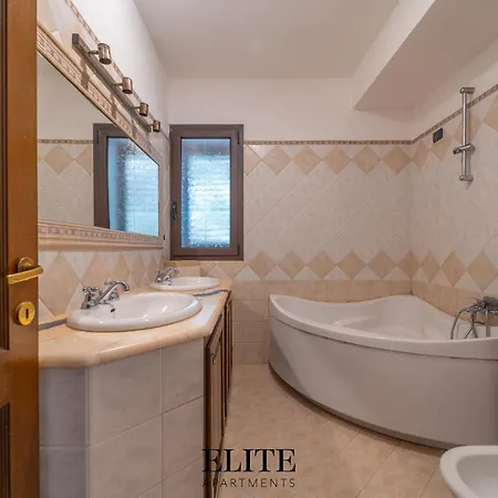 Pensión My Al Centro Di